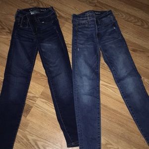 2 pairs of American eagle jeans!!